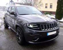 Jeep Cherokee 6.4 SRT na avtoplin