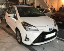 Toyota Yaris hybrid na avtoplin