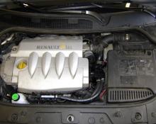 Renault_Scenic_II-_01